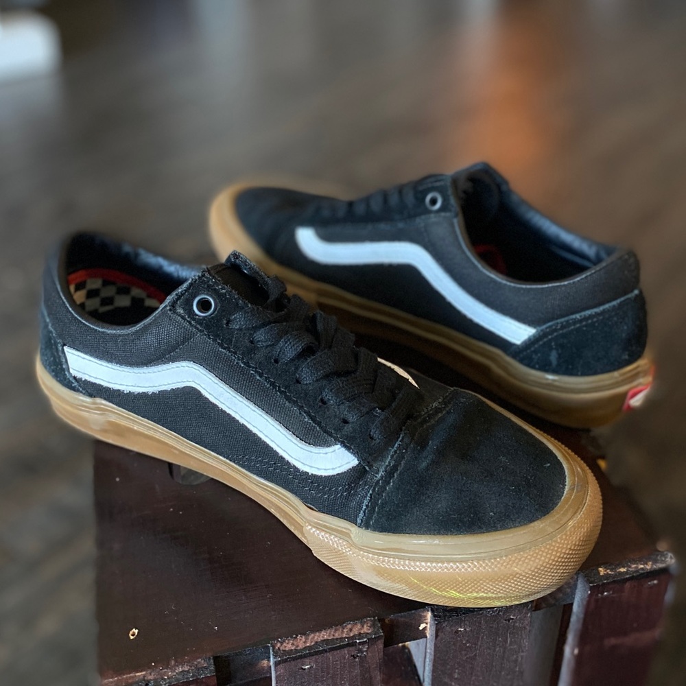 Vans Old Skool Skate Shoes, Classic Black and White, Men’s 9 Women’s 10.5